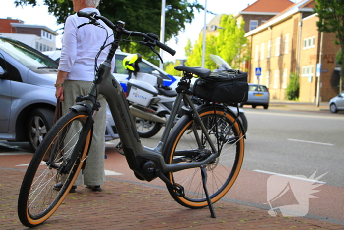 Fietser gewond na botsing met auto