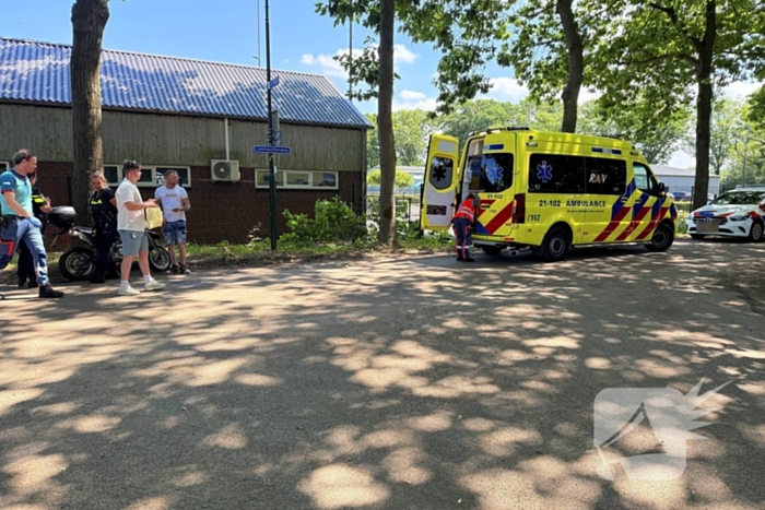 Fietser gewond na aanrijding met motorrijder zonder rijbewijs