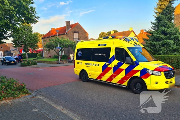 Scooterrijder gewond bij aanrijding met automobilist, die door rijdt