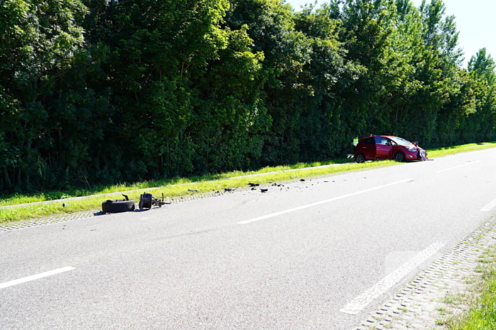 Voertuigen zwaar beschadigd na aanrijding