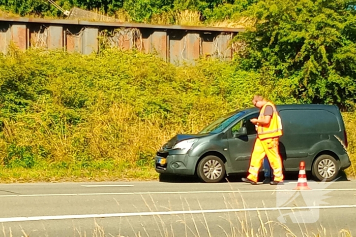 Botsing met letsel tussen drie voertuigen