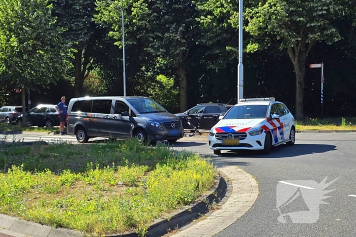 Fietser gewond bij aanrijding met taxibus