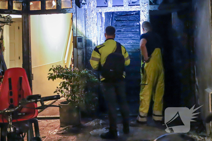 Explosie leidt tot woningbrand en grote hulpverlening