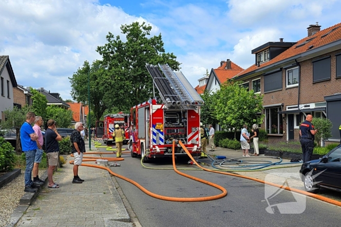 Brand in bijgebouw snel opgeschaald