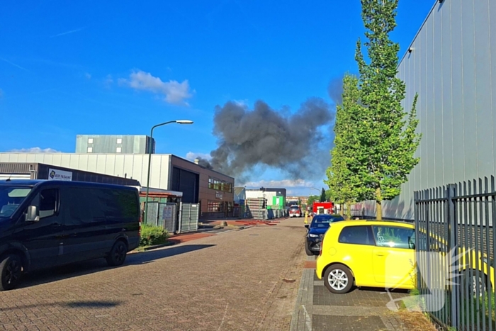 Zeer grote brand op industriegebied