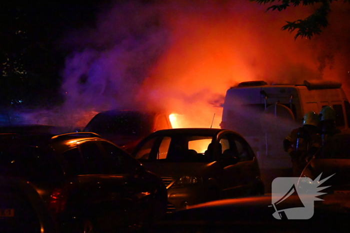 Voertuigbrand veroorzaakt grote schade