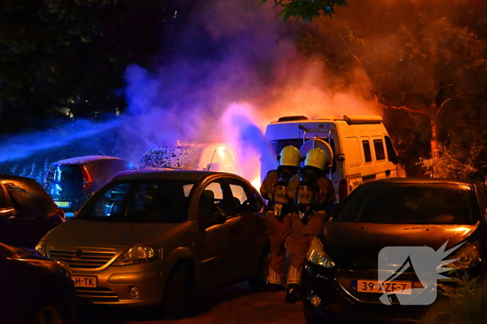 Voertuigbrand veroorzaakt grote schade