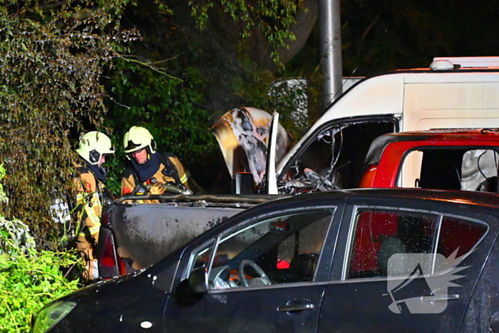 Voertuigbrand veroorzaakt grote schade