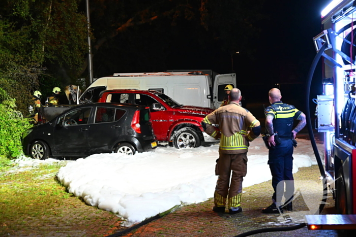 Voertuigbrand veroorzaakt grote schade