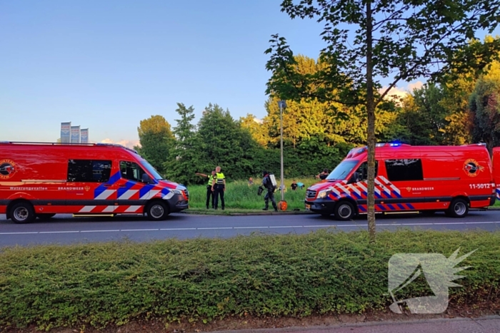 Oudere man gered uit te water geraakt voertuig