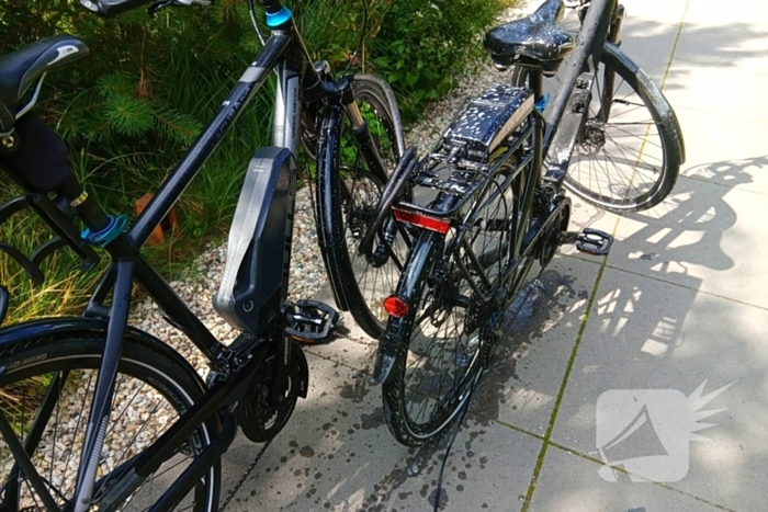 Oplettende omstanders blussen fietsbrand