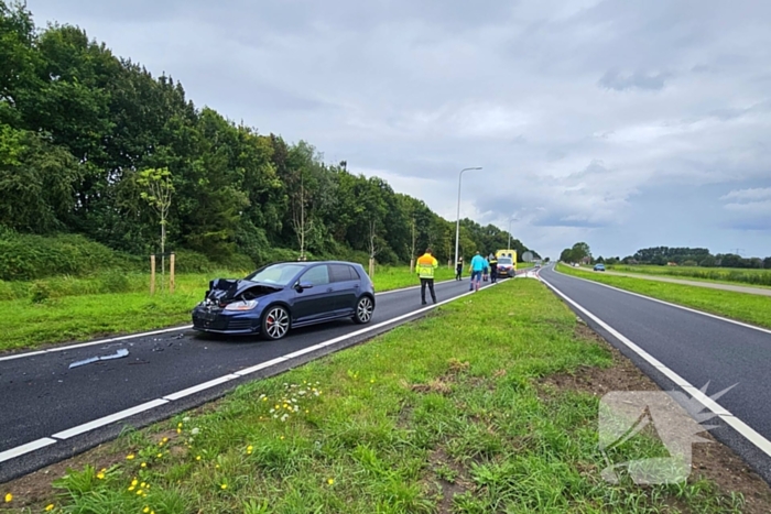 Voertuigen afgesleept na botsing