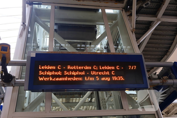 Defecte bovenleiding leidt tot grote vertragingen