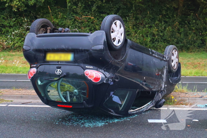 Auto uit de bocht bij ongeval