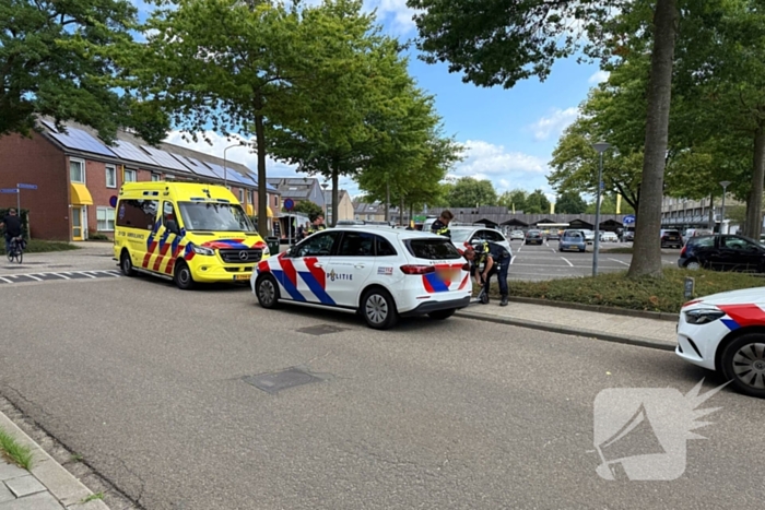 Persoon op elektrische step aangereden door auto