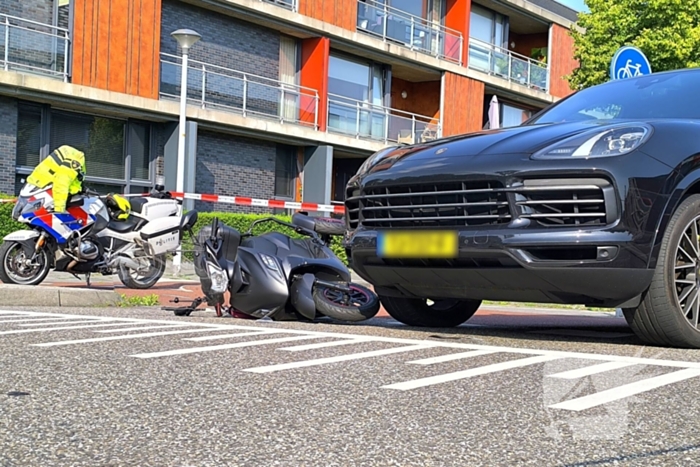 Scooterrijder gewond na ongeval met auto