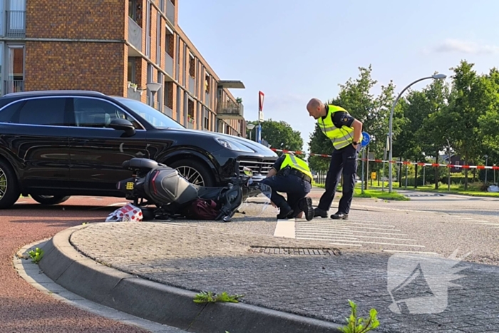Scooterrijder gewond na ongeval met auto