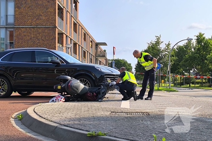 Scooterrijder gewond na ongeval met auto