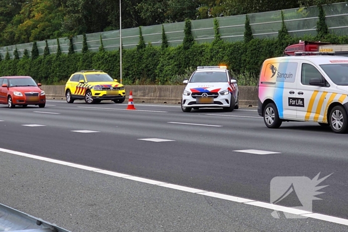Ongeval tussen personenauto en vrachtwagen op snelweg