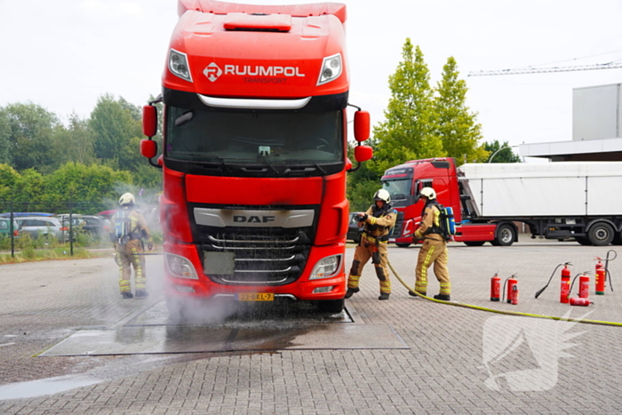 Brand in vrachtwagen snel aangepakt