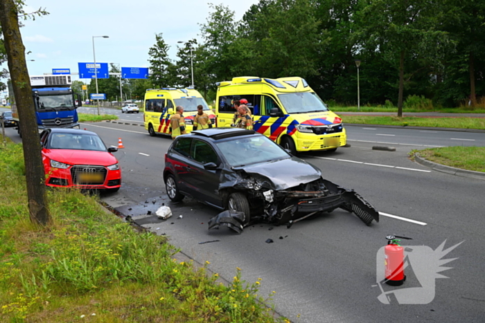 Brandweer bevrijdt aangeslagen bestuurder