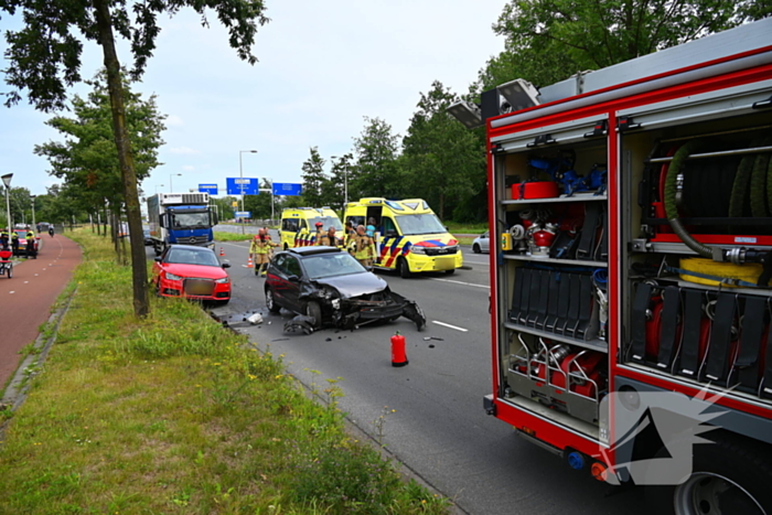 Brandweer bevrijdt aangeslagen bestuurder