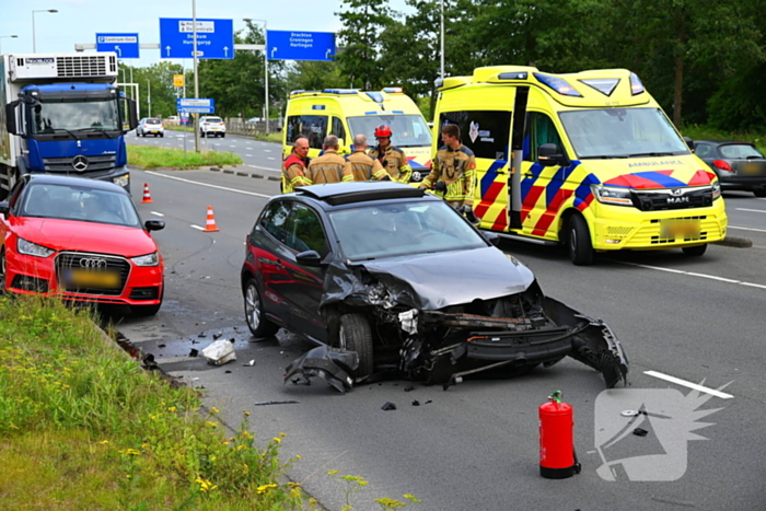 Brandweer bevrijdt aangeslagen bestuurder