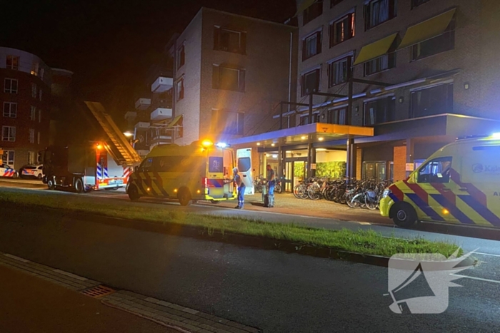 Traumateam begeleidt slachtoffer naar ziekenhuis