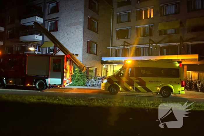 Traumateam begeleidt slachtoffer naar ziekenhuis