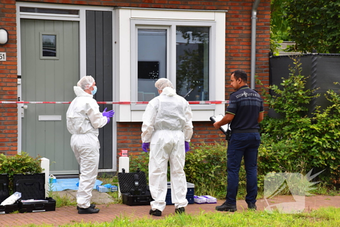 Vrouw gevonden onder verdachte omstandigheden