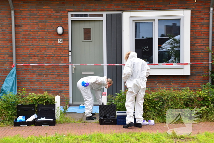 Vrouw gevonden onder verdachte omstandigheden