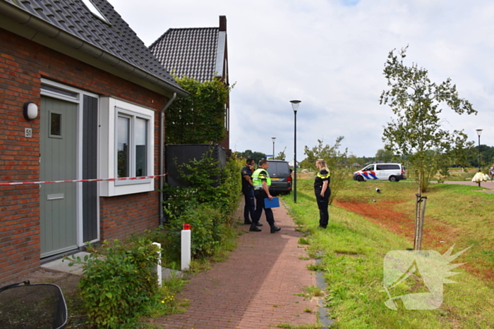 Vrouw gevonden onder verdachte omstandigheden