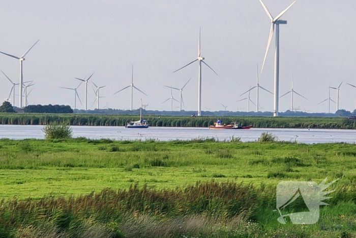 Persoon te water op Eemmeer