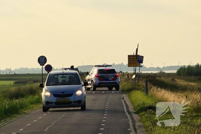 Persoon te water op Eemmeer