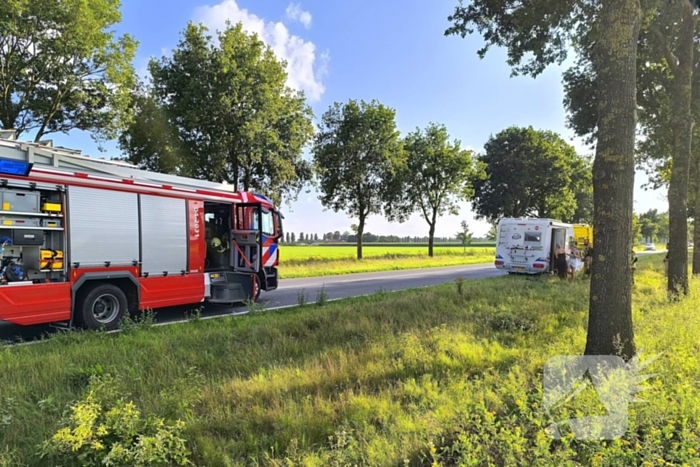 Inzittenden camper stranden door brand