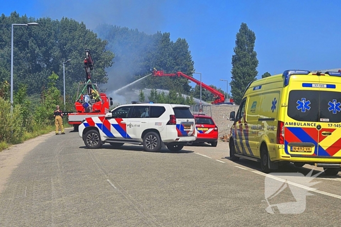Brand woedt in pleziervaartuig