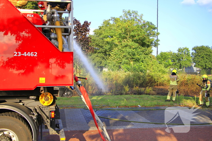 Brand in berm leidt tot rookontwikkeling