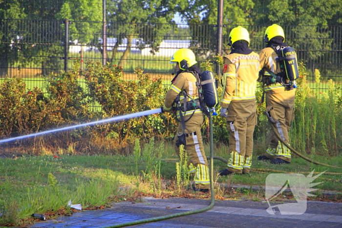 Brand in berm leidt tot rookontwikkeling