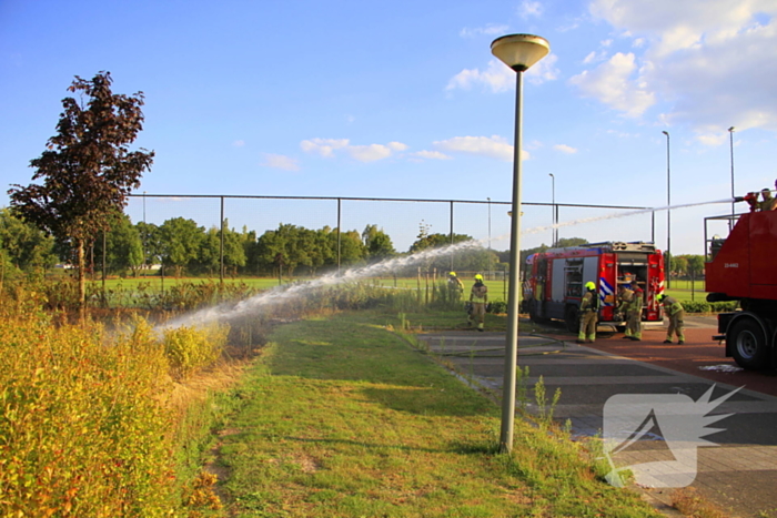 Brand in berm leidt tot rookontwikkeling