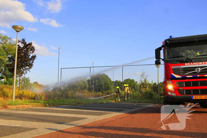 Brand in berm leidt tot rookontwikkeling