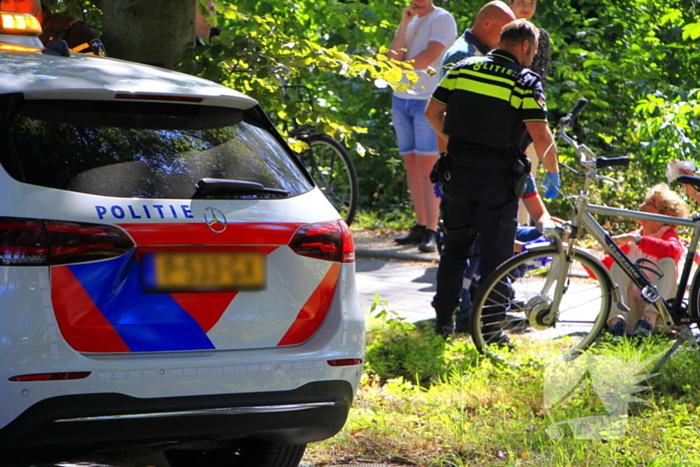 Fietsers botsten op voetgangers en raakten gewond