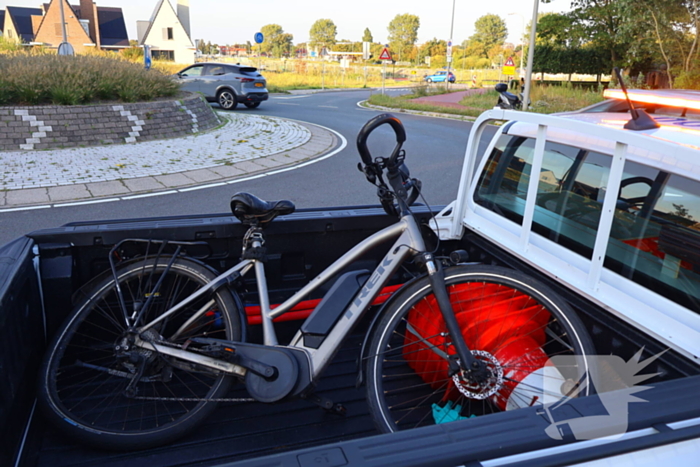 Ongeval tussen motorrijder en fietser leidt tot verwondingen