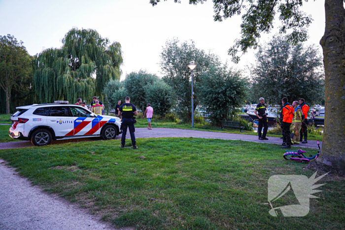 Gevonden kinderfiets langs waterkant leidt tot zoekactie