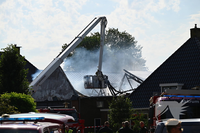 Woningbrand vereist grote inzet