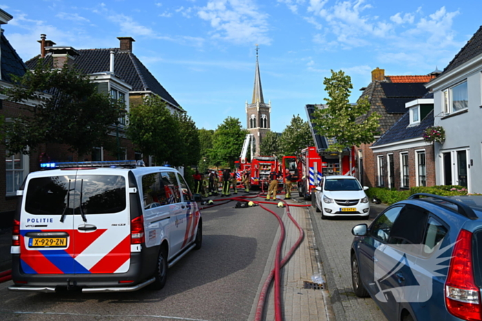 Woningbrand vereist grote inzet