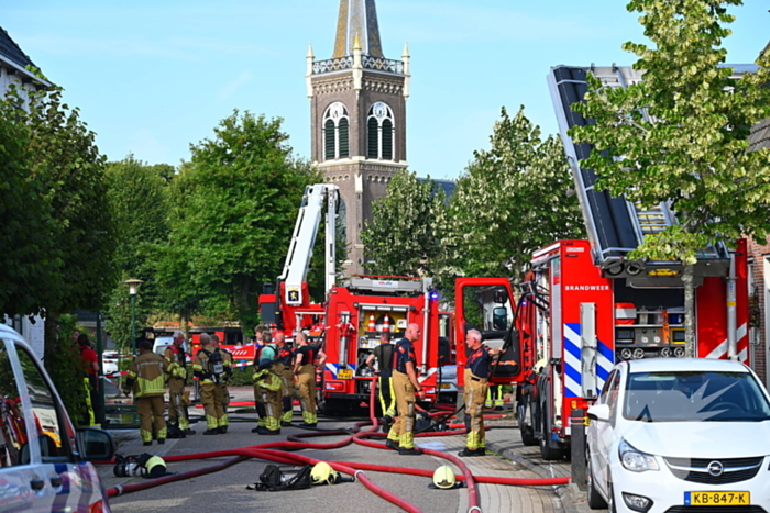 Woningbrand vereist grote inzet