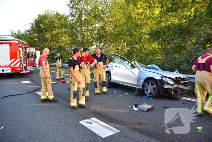 Klapband zorgt voor gewonden en enorme ravage