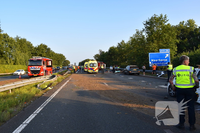 Klapband zorgt voor gewonden en enorme ravage