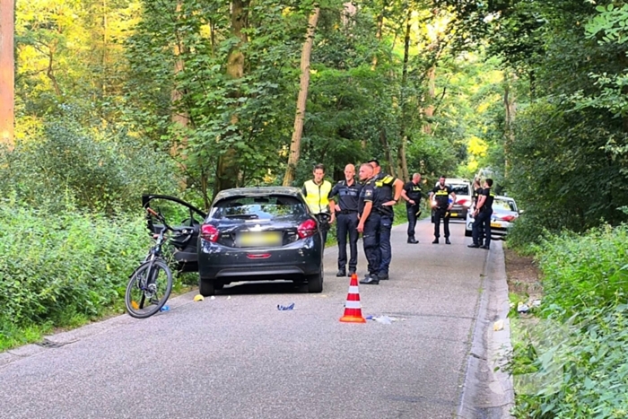 Fietser gewond bij botsing, politie verricht onderzoek