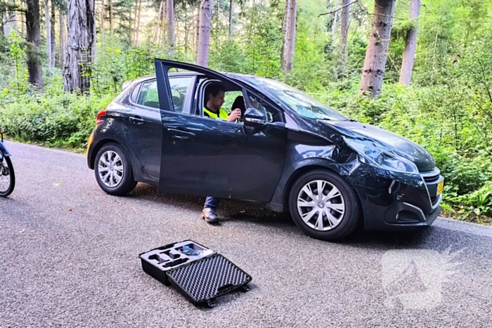 Fietser gewond bij botsing, politie verricht onderzoek